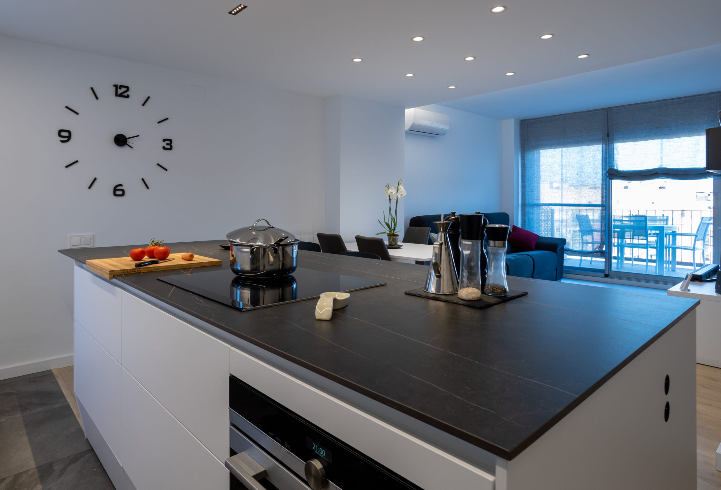 Cocina blanco y grafeno