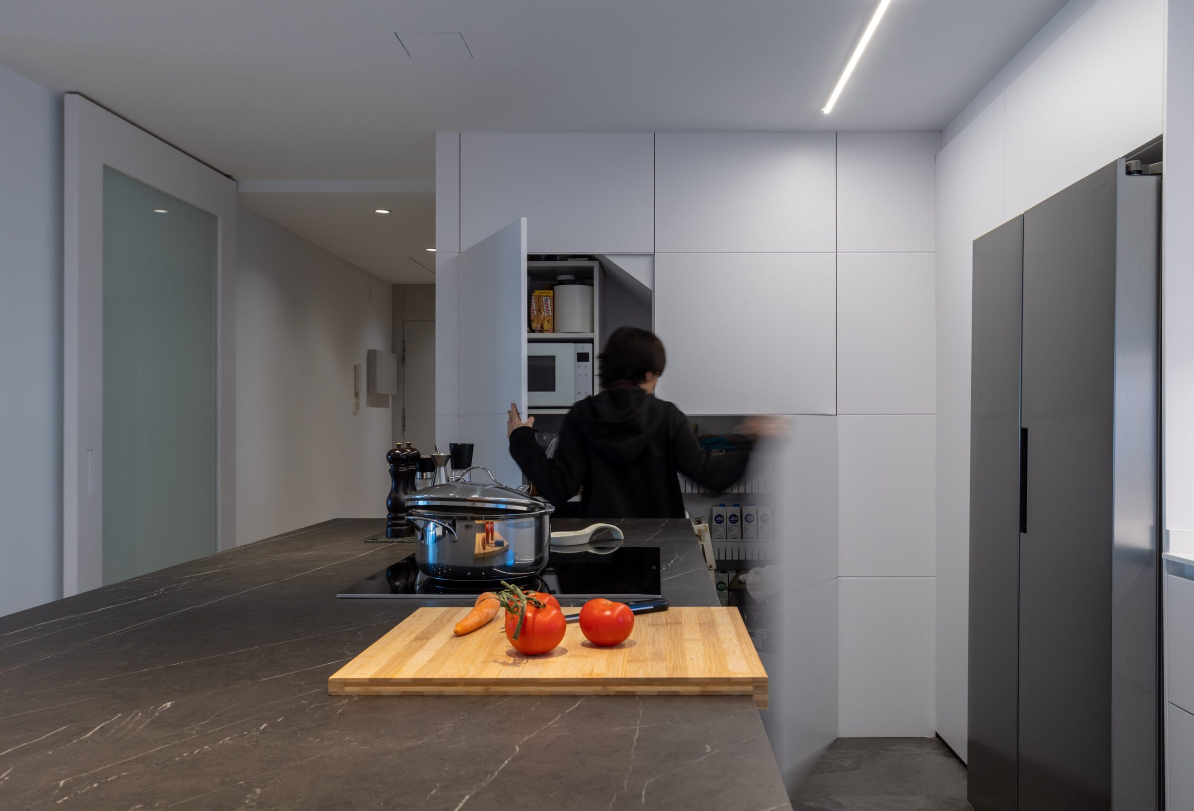 Cocina blanco y grafeno