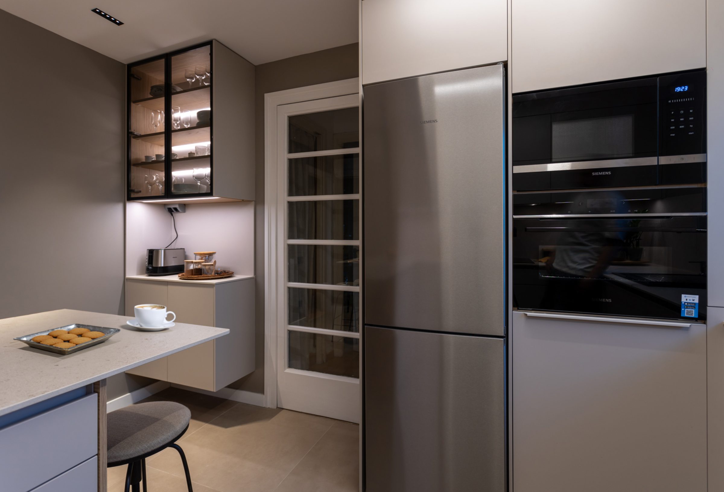 Cocina blanco y roble