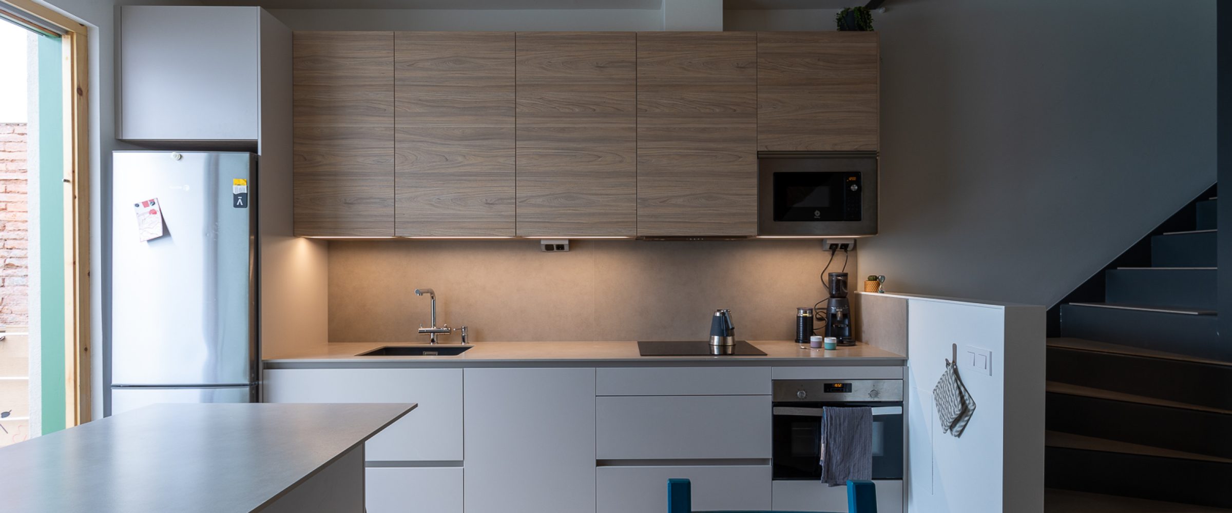 Cocina blanca y madera Cashmere